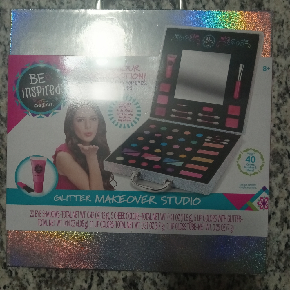 Be Inspired Colorful Glitter Makeup Set